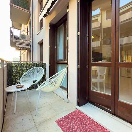 Center - Pool & Free Parking Apartman *