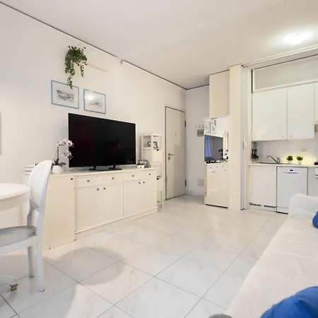 Apartman Center - Pool & Free Parking *