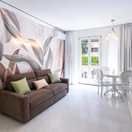 Apartman Center - Pool & Free Parking *
