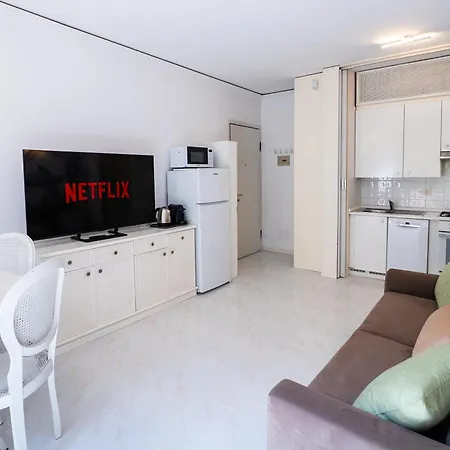 Center - Pool & Free Parking Apartman *