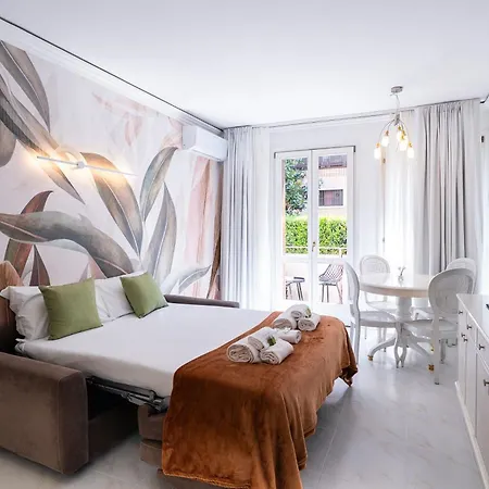 Apartman Center - Pool & Free Parking