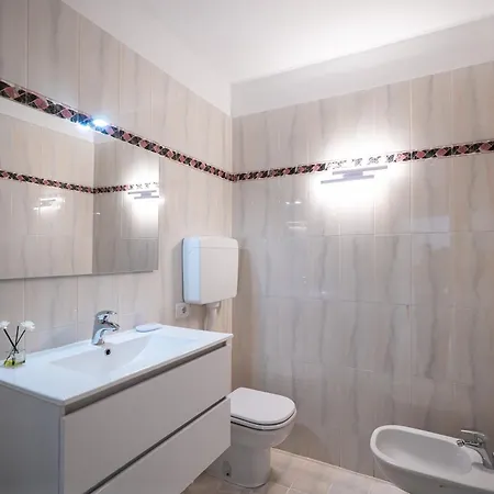 Center - Pool & Free Parking Apartman Bardolino
