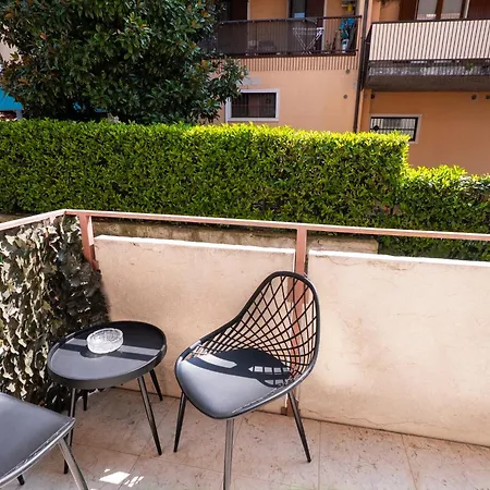 Center - Pool & Free Parking Apartman Bardolino